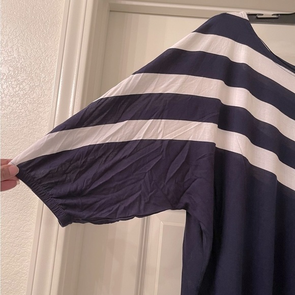 INC Asymmetrical Navy and White Top Size 2X (E11) - Picture 3 of 5